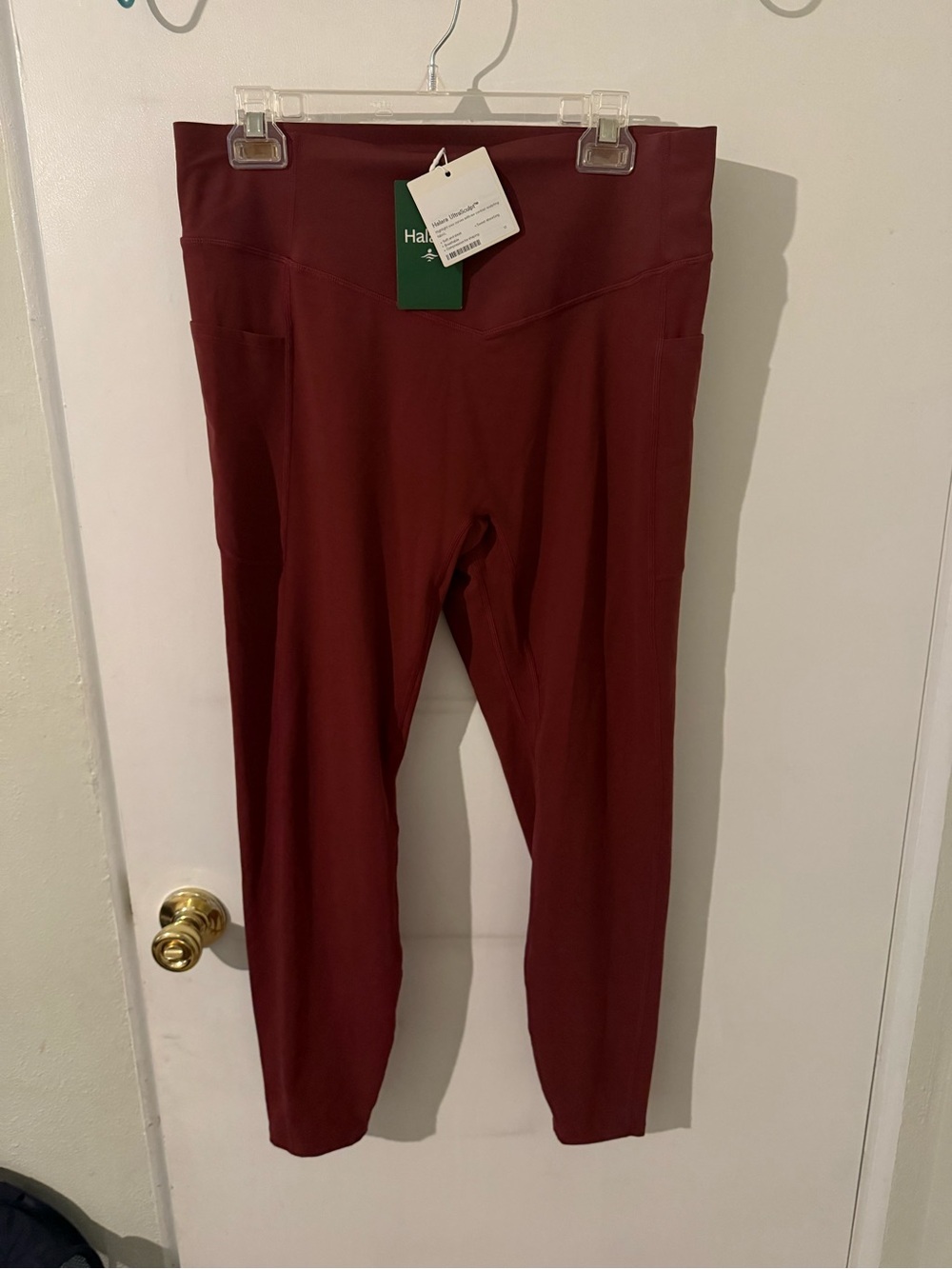 HALARA Women's Leggings in Deep Burgundy